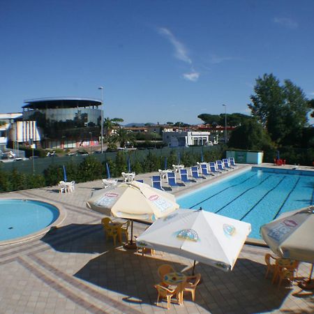 Camping Versilia Mare Hotel Lido di Camaiore Luaran gambar